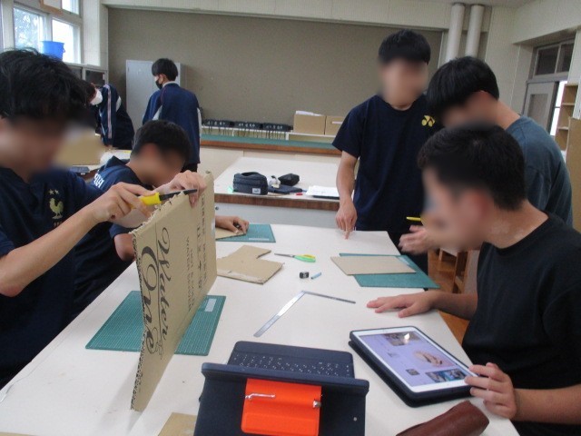 段ボールアート作成